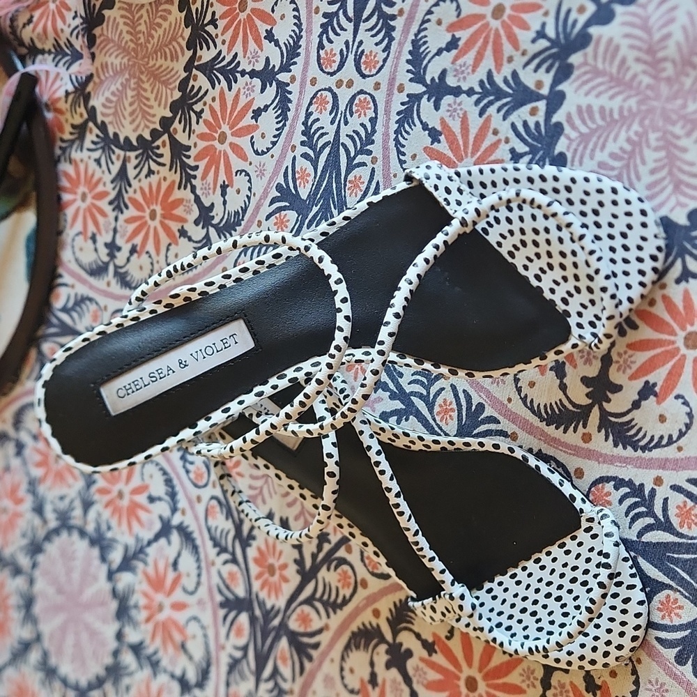 Chelsea & Violet White & Black Polkadot Sandals Women’s Size 9.5